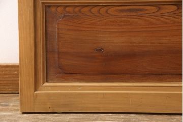 格子戸をリペア&カスタム!高さを高くリサイズし、裏にすりガラスを追加。引手と戸車を取り付け、全体を蜜蝋ワックスで仕上げ。(引き戸、建具)