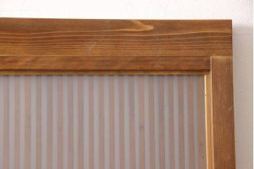 格子戸をリペア&カスタム!高さを高くリサイズし、裏にすりガラスを追加。引手と戸車を取り付け、全体を蜜蝋ワックスで仕上げ。(引き戸、建具)