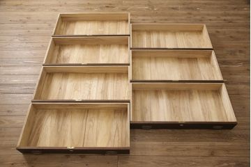 総桐箪笥をリペア&カスタム!高品質リペアを施し、ダークブラウンに着色。(衣装箪笥、和タンス、桐たんす)