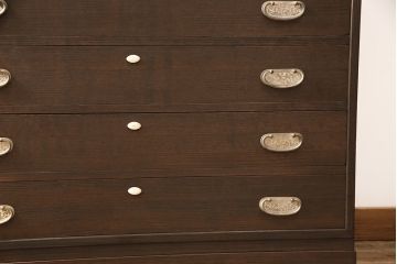 総桐箪笥をリペア&カスタム!高品質リペアを施し、ダークブラウンに着色。(衣装箪笥、和タンス、桐たんす)