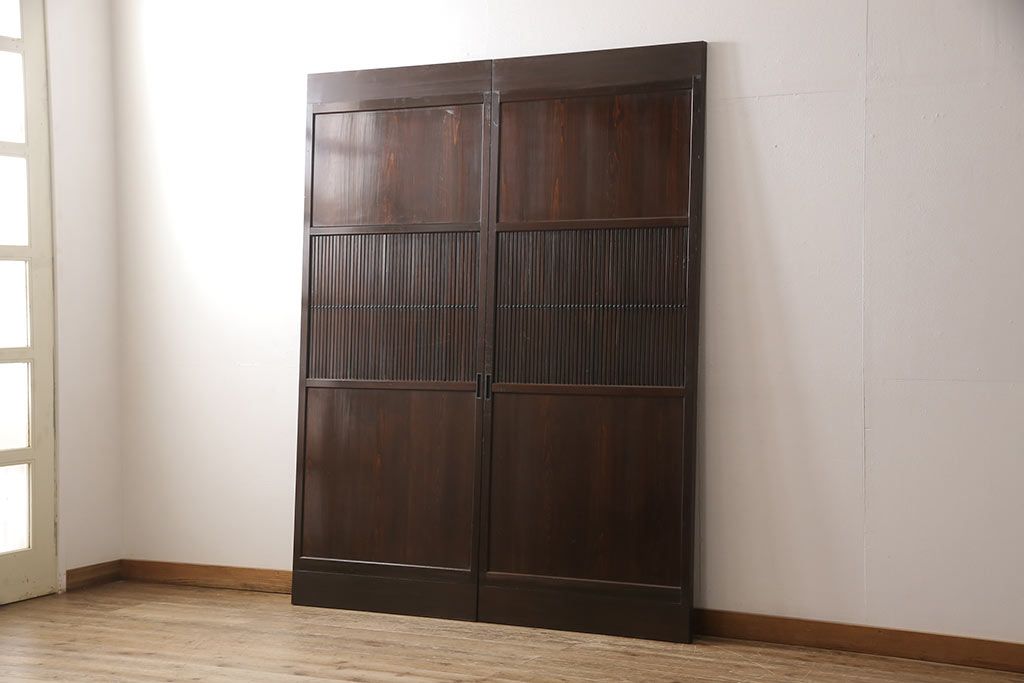 格子戸2枚をリペア&カスタム!高さと幅をリサイズし、吊り戸仕様に加工。引手とガラスを取り付け。(板戸、建具、引き戸)