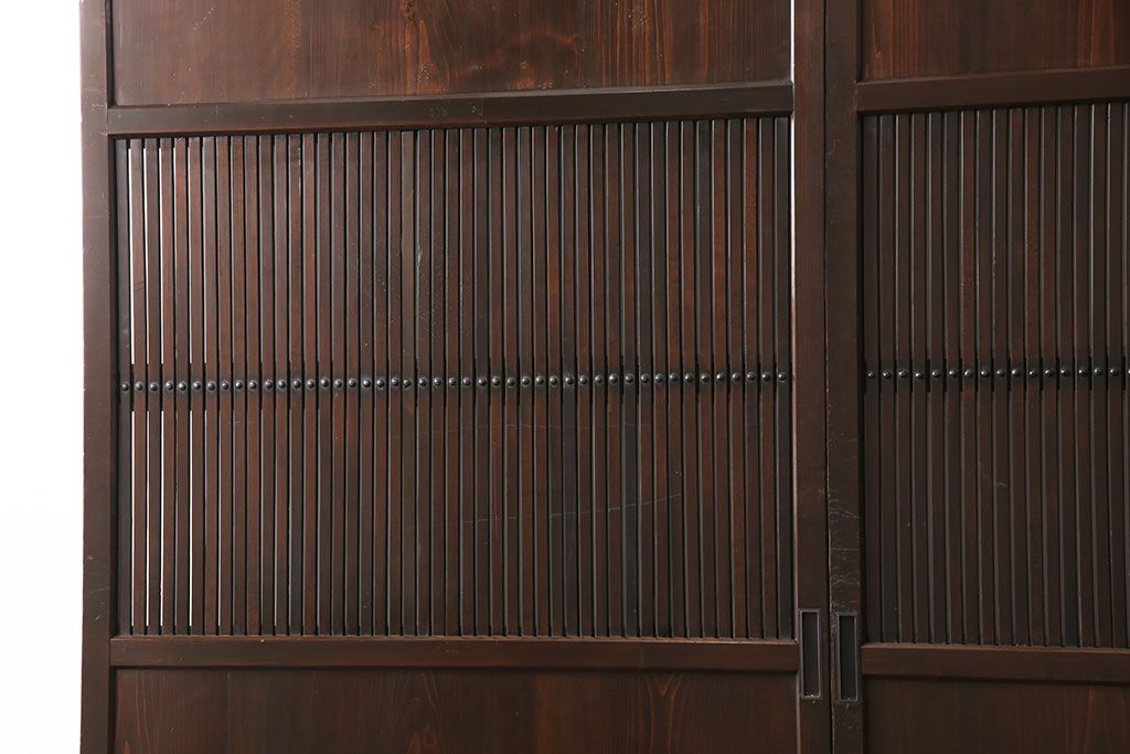 格子戸2枚をリペア&カスタム!高さと幅をリサイズし、吊り戸仕様に加工。引手とガラスを取り付け。(板戸、建具、引き戸)