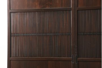 格子戸2枚をリペア&カスタム!高さと幅をリサイズし、吊り戸仕様に加工。引手とガラスを取り付け。(板戸、建具、引き戸)