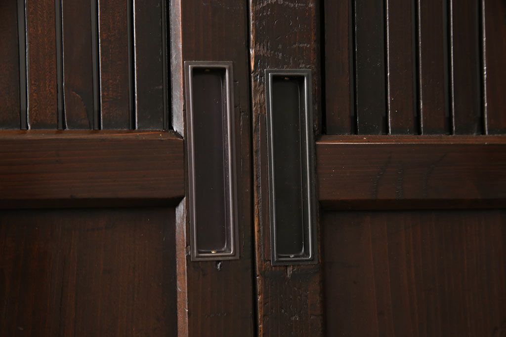 格子戸2枚をリペア&カスタム!高さと幅をリサイズし、吊り戸仕様に加工。引手とガラスを取り付け。(板戸、建具、引き戸)