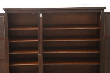 北海道民芸家具のサイドキャビネットをリペア&カスタム!扉のガラスを木製板に交換。台輪を取り付け。(収納棚、戸棚)