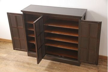 北海道民芸家具のサイドキャビネットをリペア&カスタム!扉のガラスを木製板に交換。台輪を取り付け。(収納棚、戸棚)