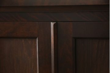 北海道民芸家具のサイドキャビネットをリペア&カスタム!扉のガラスを木製板に交換。台輪を取り付け。(収納棚、戸棚)