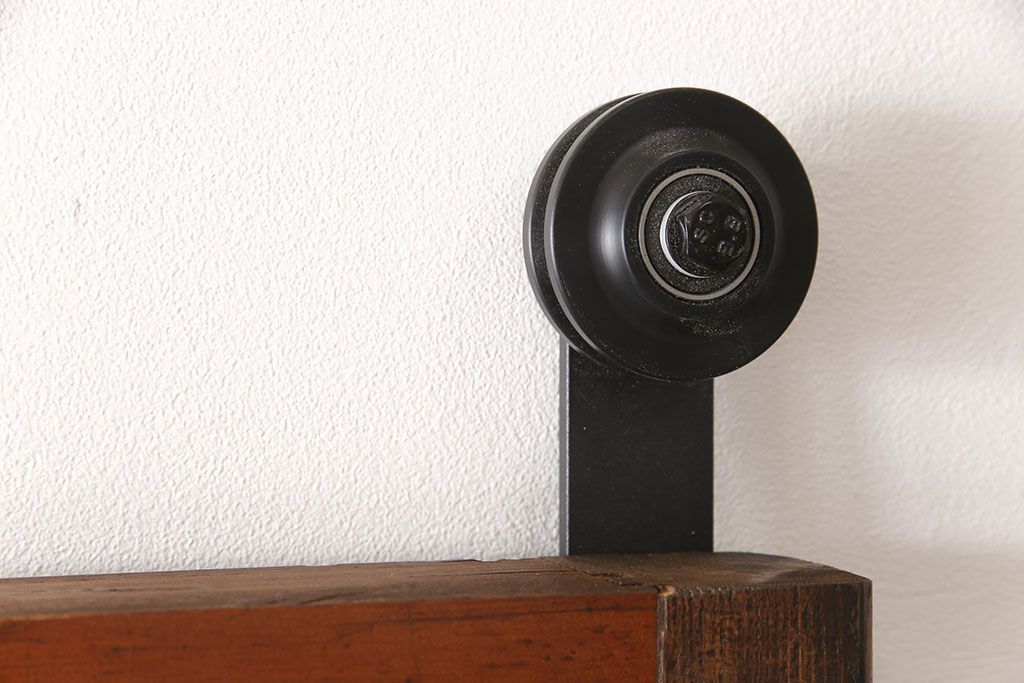 アンティーク蔵戸をリペア&カスタム!高さと幅をリサイズし、吊り戸仕様に加工。合わせて戸枠も新規製作。(玄関戸、引き戸、建具)