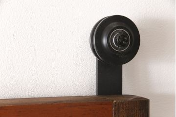 アンティーク蔵戸をリペア&カスタム!高さと幅をリサイズし、吊り戸仕様に加工。合わせて戸枠も新規製作。(玄関戸、引き戸、建具)