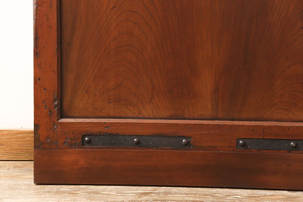 アンティーク蔵戸をリペア&カスタム!高さと幅をリサイズし、吊り戸仕様に加工。合わせて戸枠も新規製作。(玄関戸、引き戸、建具)