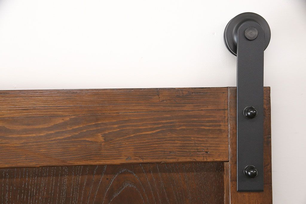アンティーク蔵戸をリペア&カスタム!高さと幅をリサイズし、吊り戸仕様に加工。合わせて戸枠も新規製作。(玄関戸、引き戸、建具)