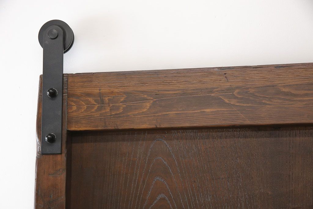 アンティーク蔵戸をリペア&カスタム!高さと幅をリサイズし、吊り戸仕様に加工。合わせて戸枠も新規製作。(玄関戸、引き戸、建具)