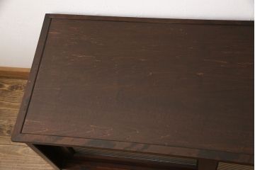 北海道民芸家具のローボードをリペア&カスタム!引き戸にモールガラスを入れ、引手金具を取り付け。背面に配線穴あけ加工をし、テレビ台にリメイク。(テレビボード)