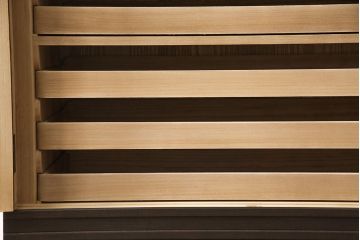 総桐箪笥をリペア&カスタム!高品質リペアを施し、全体をダークブラウンに着色し仕上げ。(着物箪笥、衣装箪笥)