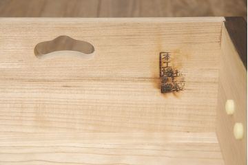 総桐箪笥をリペア&カスタム!高品質リペアを施し、全体をダークブラウンに着色し仕上げ。(着物箪笥、衣装箪笥)