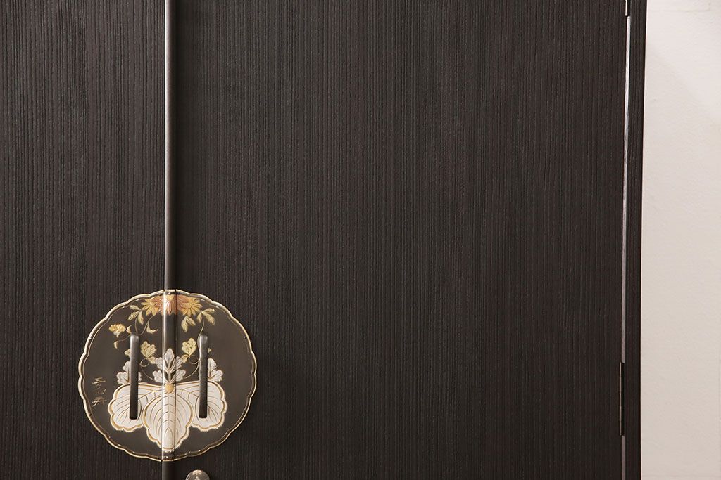 総桐箪笥をリペア&カスタム!高品質リペアを施し、全体をダークブラウンに着色し仕上げ。(着物箪笥、衣装箪笥)