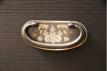 総桐箪笥をリペア&カスタム!高品質リペアを施し、全体をダークブラウンに着色し仕上げ。(着物箪笥、衣装箪笥)