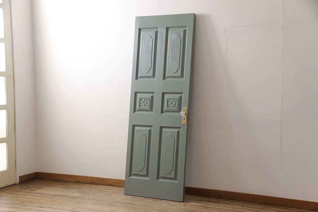 ペイントドアをリペア&カスタム!幅をリサイズし、ドアノブパーツを取り付け。青緑色にペイント仕上げ。(扉、建具)