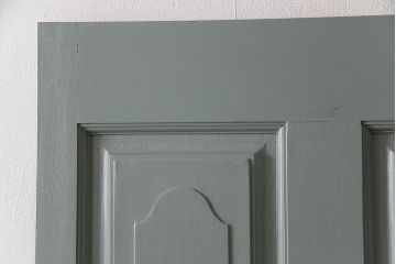 ペイントドアをリペア&カスタム!幅をリサイズし、ドアノブパーツを取り付け。青緑色にペイント仕上げ。(扉、建具)