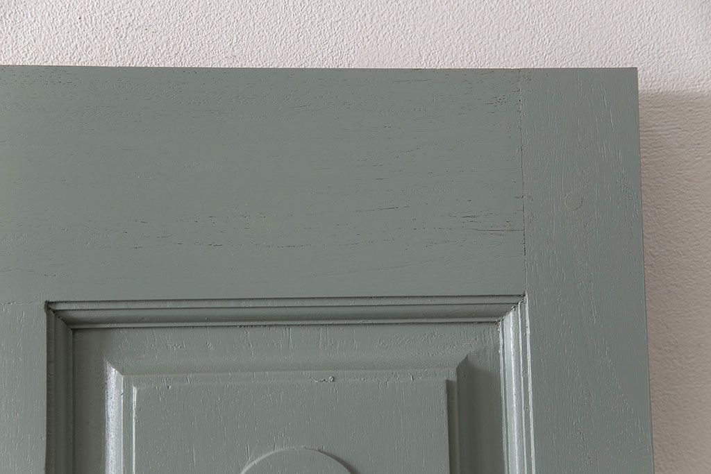 ペイントドアをリペア&カスタム!幅をリサイズし、ドアノブパーツを取り付け。青緑色にペイント仕上げ。(扉、建具)