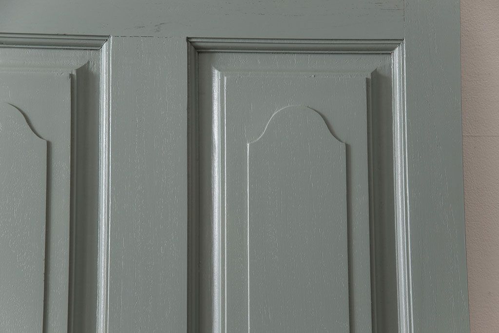 ペイントドアをリペア&カスタム!幅をリサイズし、ドアノブパーツを取り付け。青緑色にペイント仕上げ。(扉、建具)