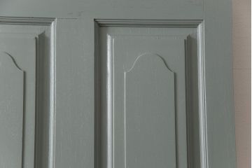 ペイントドアをリペア&カスタム!幅をリサイズし、ドアノブパーツを取り付け。青緑色にペイント仕上げ。(扉、建具)