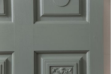 ペイントドアをリペア&カスタム!幅をリサイズし、ドアノブパーツを取り付け。青緑色にペイント仕上げ。(扉、建具)