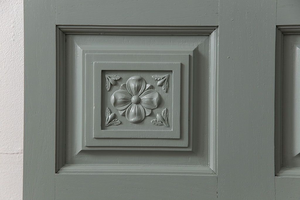 ペイントドアをリペア&カスタム!幅をリサイズし、ドアノブパーツを取り付け。青緑色にペイント仕上げ。(扉、建具)