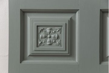 ペイントドアをリペア&カスタム!幅をリサイズし、ドアノブパーツを取り付け。青緑色にペイント仕上げ。(扉、建具)