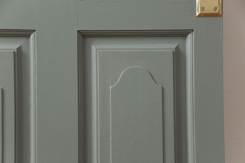 ペイントドアをリペア&カスタム!幅をリサイズし、ドアノブパーツを取り付け。青緑色にペイント仕上げ。(扉、建具)