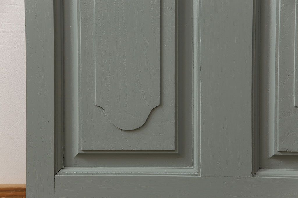 ペイントドアをリペア&カスタム!幅をリサイズし、ドアノブパーツを取り付け。青緑色にペイント仕上げ。(扉、建具)