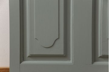 ペイントドアをリペア&カスタム!幅をリサイズし、ドアノブパーツを取り付け。青緑色にペイント仕上げ。(扉、建具)