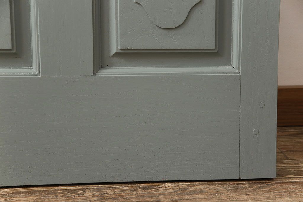 ペイントドアをリペア&カスタム!幅をリサイズし、ドアノブパーツを取り付け。青緑色にペイント仕上げ。(扉、建具)