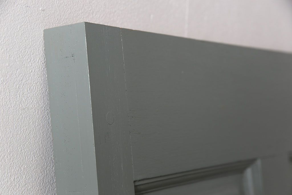 ペイントドアをリペア&カスタム!幅をリサイズし、ドアノブパーツを取り付け。青緑色にペイント仕上げ。(扉、建具)