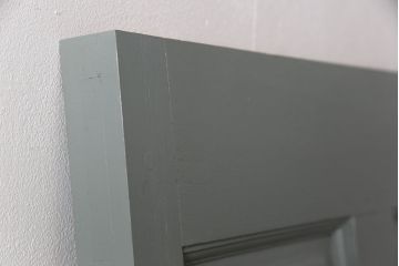 ペイントドアをリペア&カスタム!幅をリサイズし、ドアノブパーツを取り付け。青緑色にペイント仕上げ。(扉、建具)