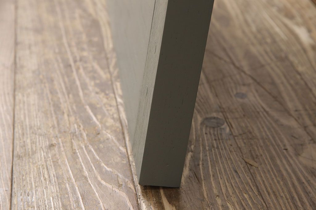 ペイントドアをリペア&カスタム!幅をリサイズし、ドアノブパーツを取り付け。青緑色にペイント仕上げ。(扉、建具)