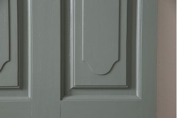 ペイントドアをリペア&カスタム!幅をリサイズし、ドアノブパーツを取り付け。青緑色にペイント仕上げ。(扉、建具)