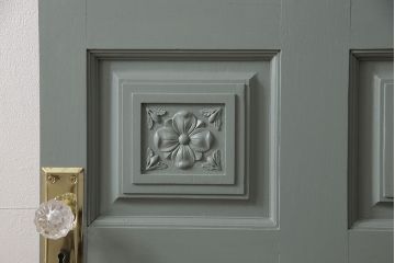 ペイントドアをリペア&カスタム!幅をリサイズし、ドアノブパーツを取り付け。青緑色にペイント仕上げ。(扉、建具)