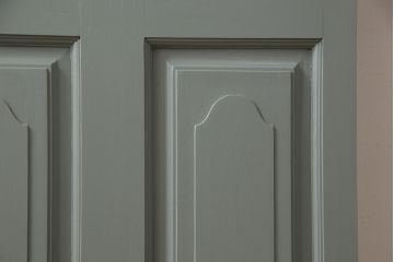 ペイントドアをリペア&カスタム!幅をリサイズし、ドアノブパーツを取り付け。青緑色にペイント仕上げ。(扉、建具)