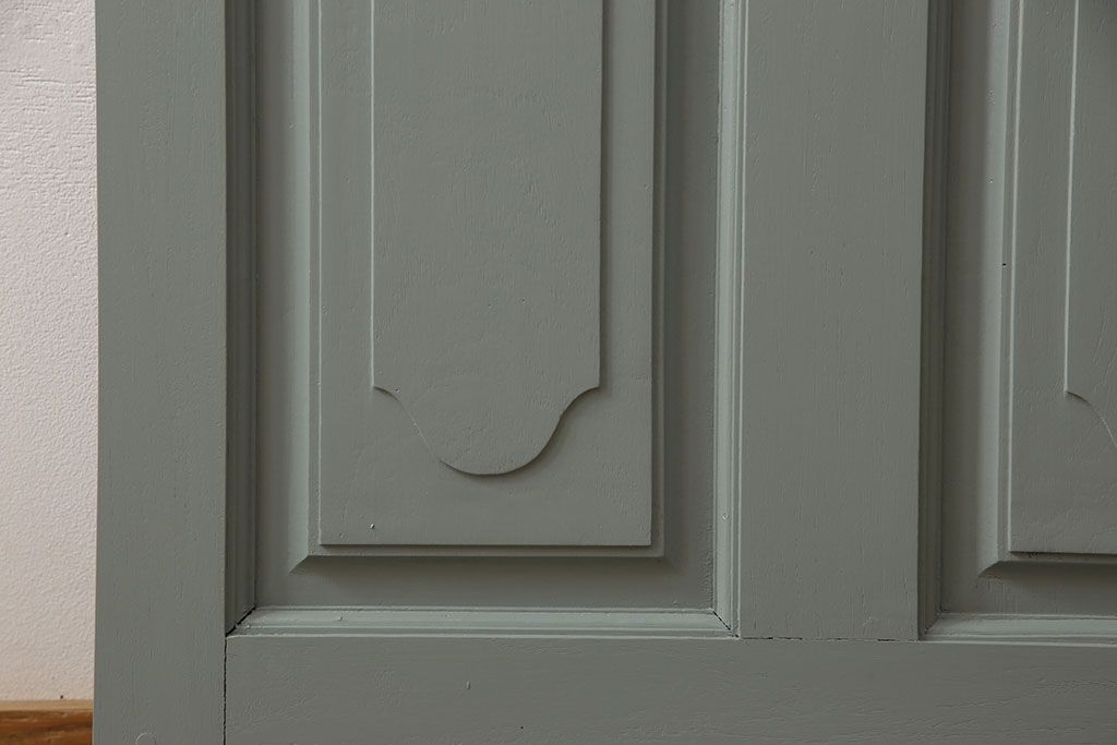 ペイントドアをリペア&カスタム!幅をリサイズし、ドアノブパーツを取り付け。青緑色にペイント仕上げ。(扉、建具)