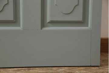 ペイントドアをリペア&カスタム!幅をリサイズし、ドアノブパーツを取り付け。青緑色にペイント仕上げ。(扉、建具)