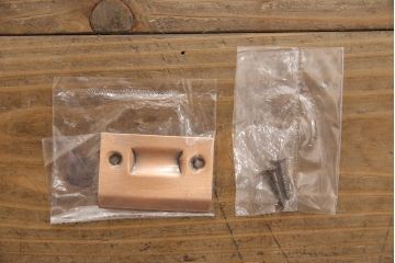 ペイントドアをリペア&カスタム!幅をリサイズし、ドアノブパーツを取り付け。青緑色にペイント仕上げ。(扉、建具)