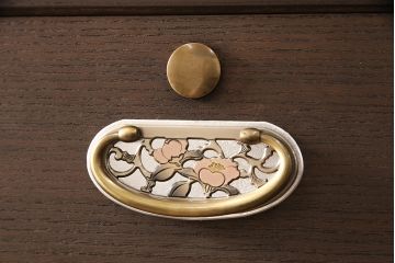 加茂総桐箪笥をリペア&カスタム!高品質リペアを施し、ブラウンに着色し仕上げ。(着物たんす、和服タンス)