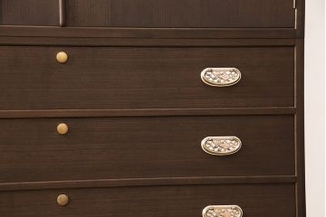 加茂総桐箪笥をリペア&カスタム!高品質リペアを施し、ブラウンに着色し仕上げ。(着物たんす、和服タンス)