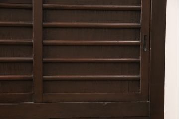 和製アンティークの水屋箪笥をリペア&カスタム!建具をモールガラス戸にリメイクし、内部は可動式の棚板を追加。(戸棚、キャビネット)