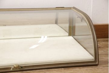 フランスアンティークのRガラス卓上ショーケースの見た目を変えずに綺麗にリペア!(店舗什器、ガラスケース)