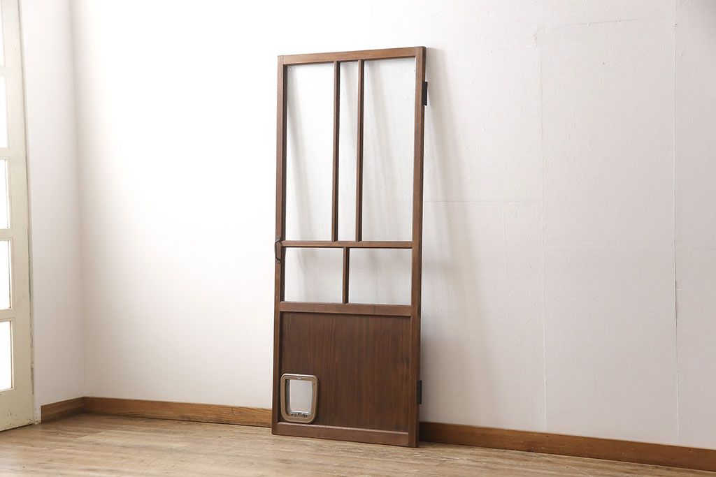 ガラス扉をリペア&カスタム!高さを高くリサイズし、ガラスを気泡ガラスに変更。蝶番・取っ手・猫用出入り口を取り付け。(ドア、建具)