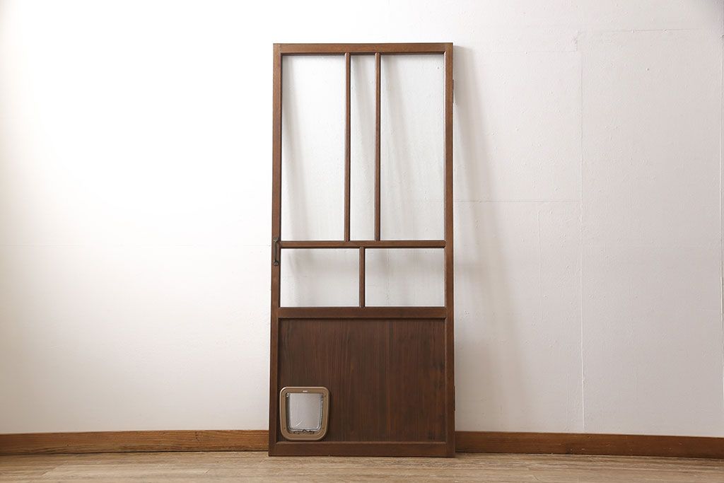 ガラス扉をリペア&カスタム!高さを高くリサイズし、ガラスを気泡ガラスに変更。蝶番・取っ手・猫用出入り口を取り付け。(ドア、建具)