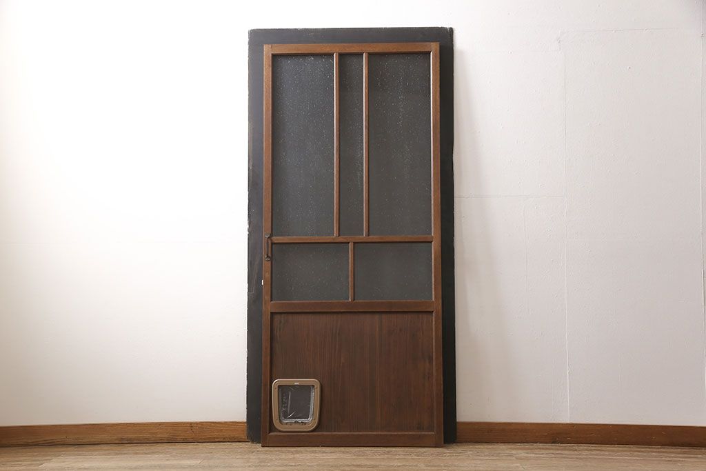 ガラス扉をリペア&カスタム!高さを高くリサイズし、ガラスを気泡ガラスに変更。蝶番・取っ手・猫用出入り口を取り付け。(ドア、建具)