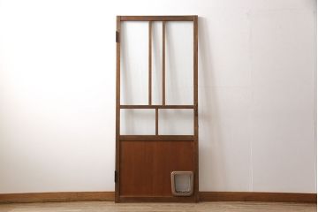 ガラス扉をリペア&カスタム!高さを高くリサイズし、ガラスを気泡ガラスに変更。蝶番・取っ手・猫用出入り口を取り付け。(ドア、建具)